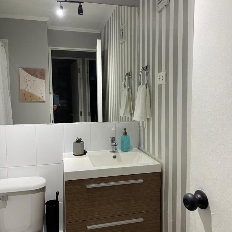 Departamento outlet Puerto Montt con estacionamiento - Three-Bedroom Apartment - 2