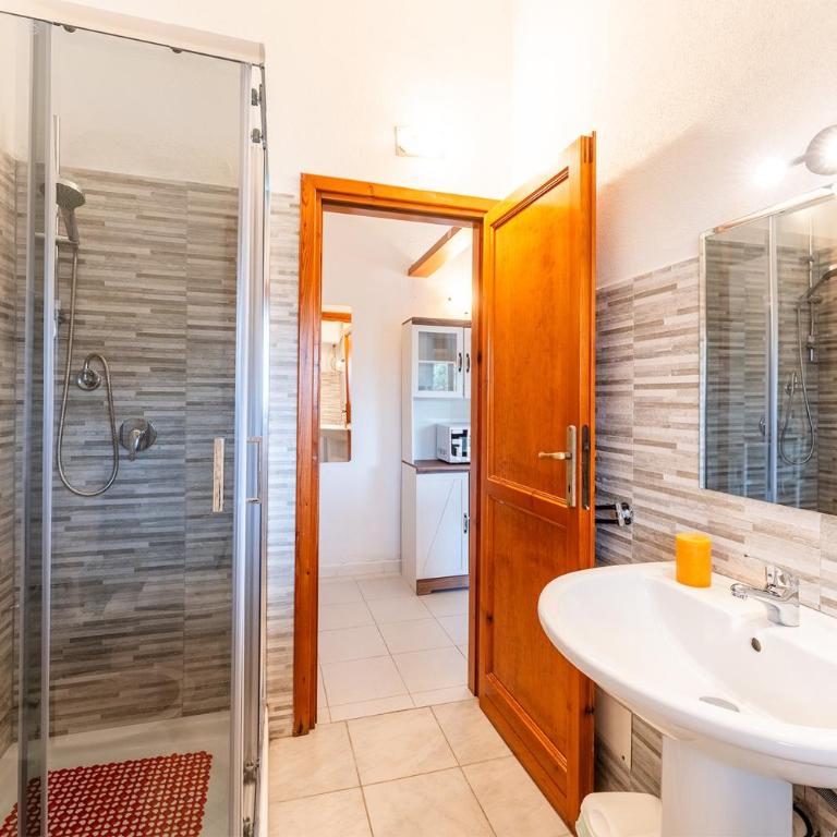ISA-apartments with air conditioning and private outdoor space in San Teodoro - Appartamento con 2 Camere da Letto - 16