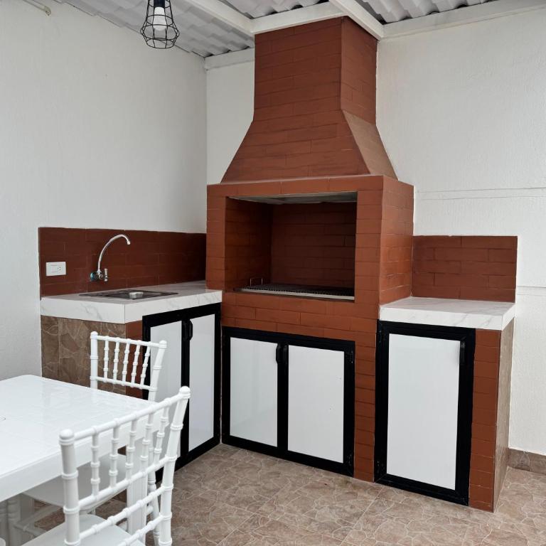 Lujosa Casa Privada con Piscina - Three-Bedroom House - 19