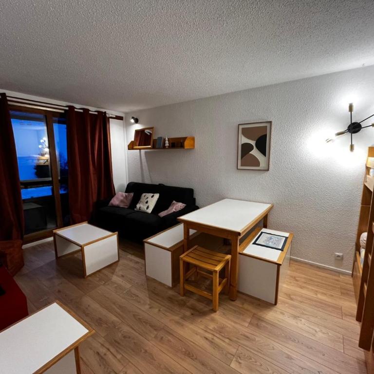 Appartement Le Corbier Lunik-Orion 5 à 6 Pers Au Domaine skiable des Sybelles - Appartement 1 Chambre avec Balcon et Vue sur les Montagnes - 1