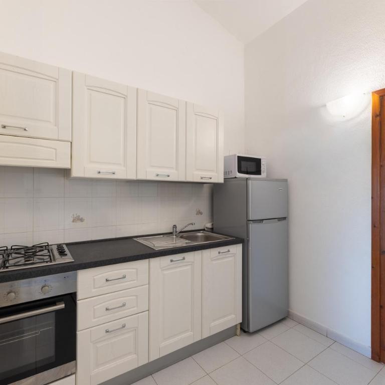 ISA-apartments with air conditioning and private outdoor space in San Teodoro - Appartamento con 2 Camere da Letto - 7