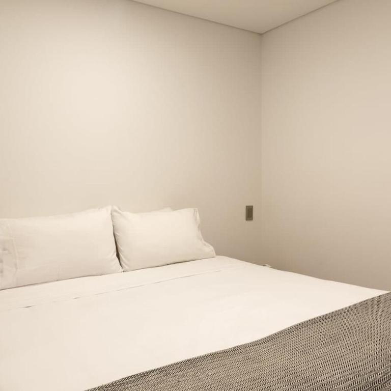 NOK Perfect 3 BR with Balcony in Laureles Medellin - Apartment - 13