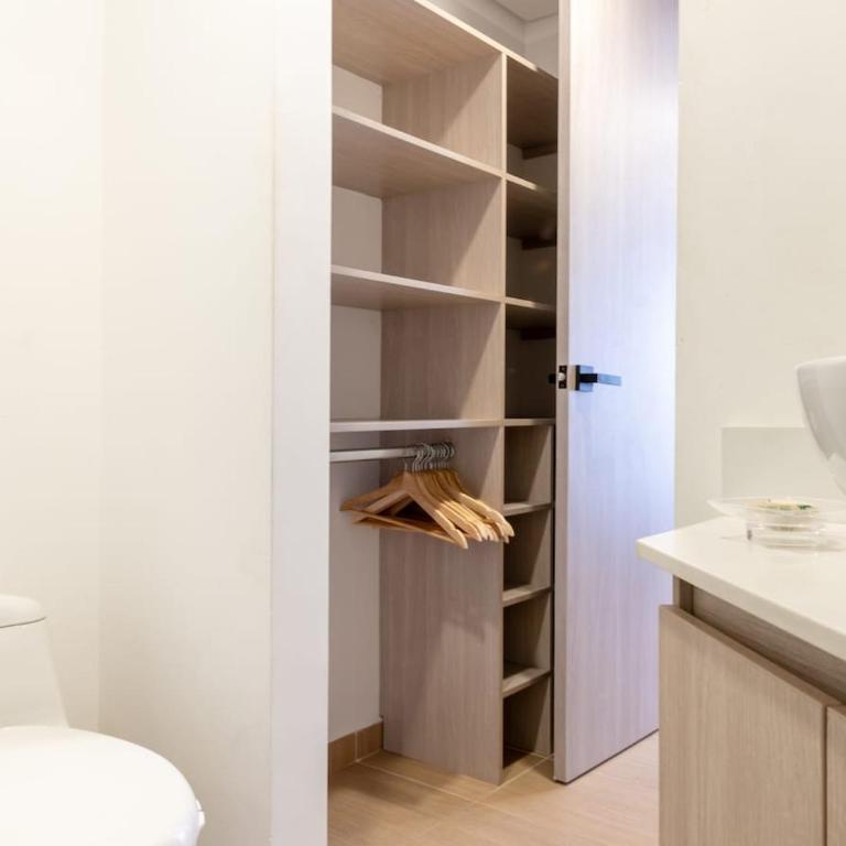 NOK Fantastic 3 BR w Balcony in Laureles Medellin - Apartment - 24