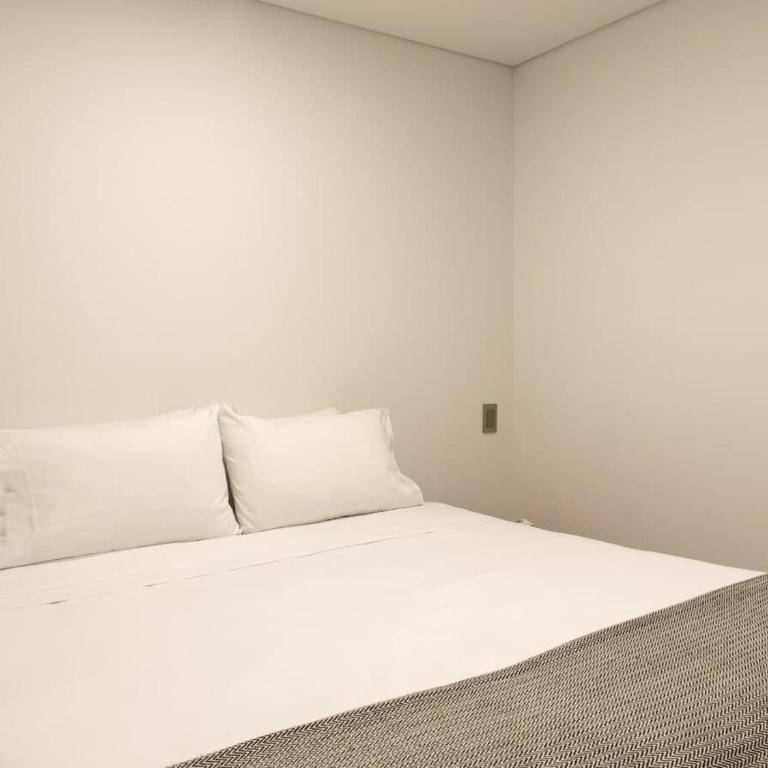 NOK Fancy 3BR Balcony in Laureles Medellin - Apartment - 3