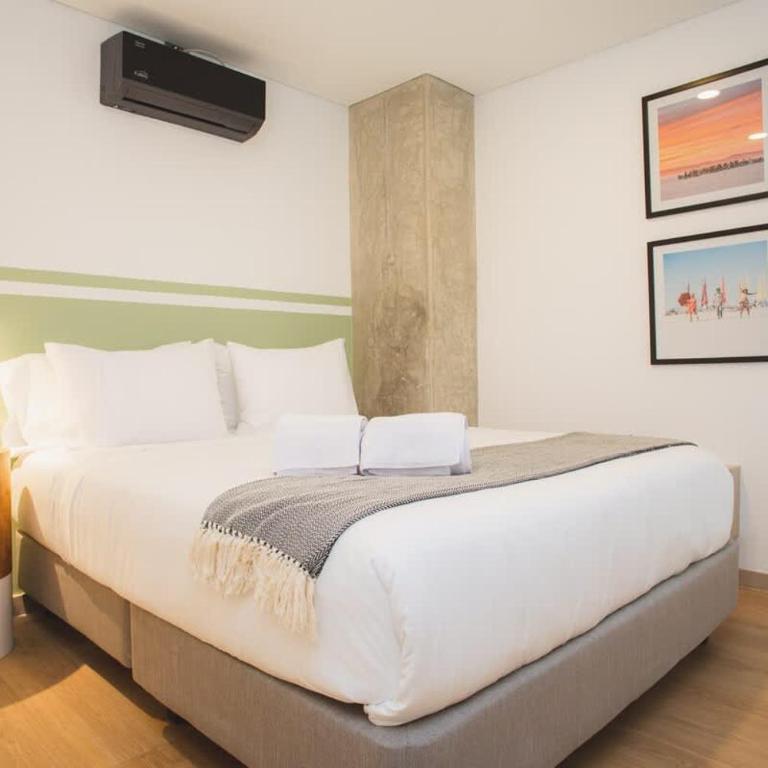 NOK Cool 3 BR With Balcony in Laureles Medellin - Apartment - 2