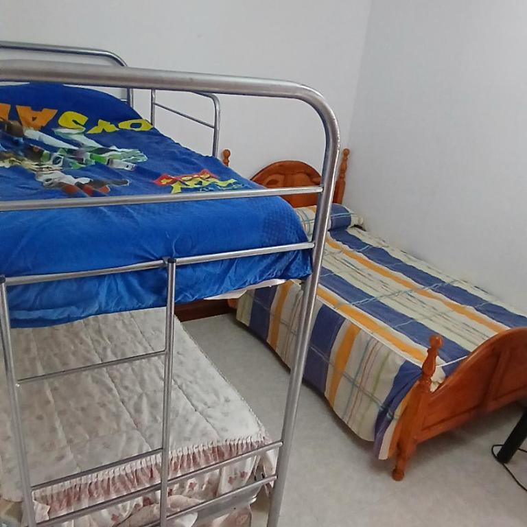 Habitacion Privada Triple Individual Toledo - Habitación Triple Básica con baño compartido - 7
