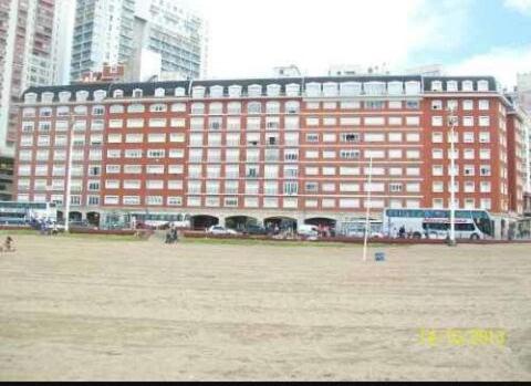 Montecarlo -depto contrafrente - Apartamento de 1 dormitorio - 1