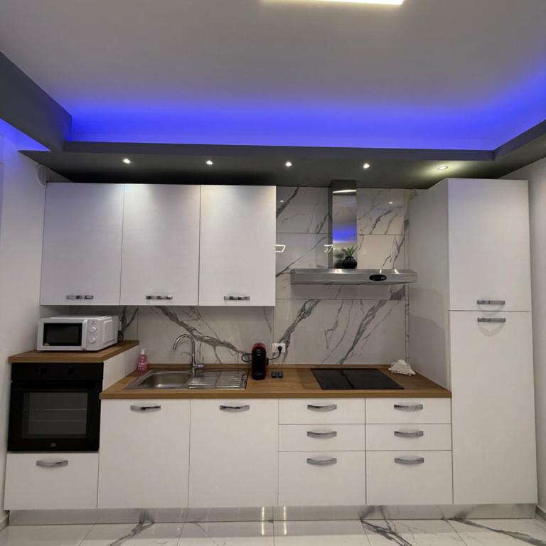 Gersi house - Three-Bedroom Apartment - 8