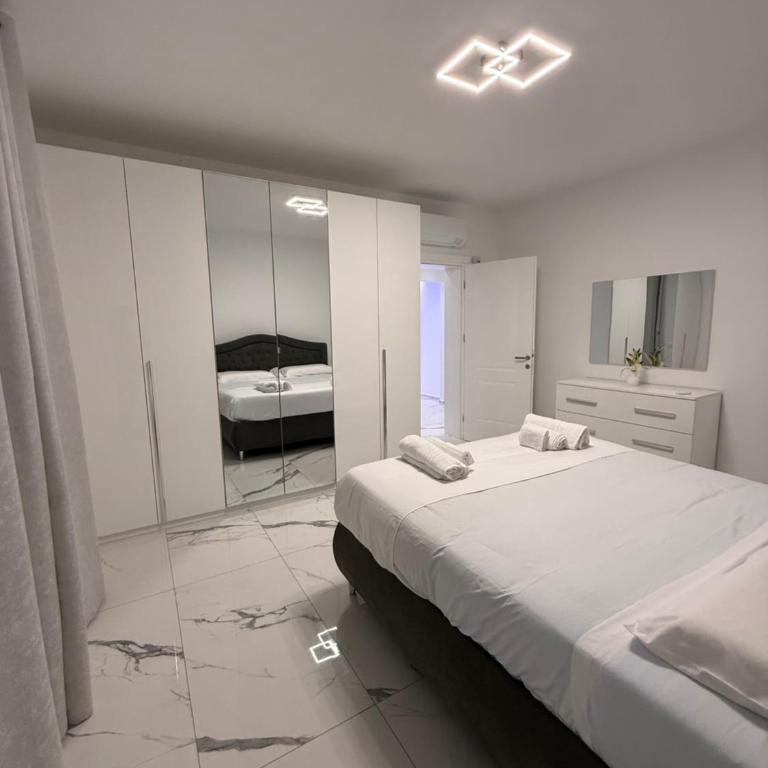Gersi house - Three-Bedroom Apartment - 10