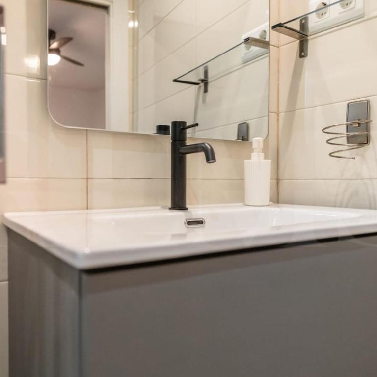 Minimalistic apartment in heart of Malaga REMS - Apartment mit 1 Schlafzimmer - 6