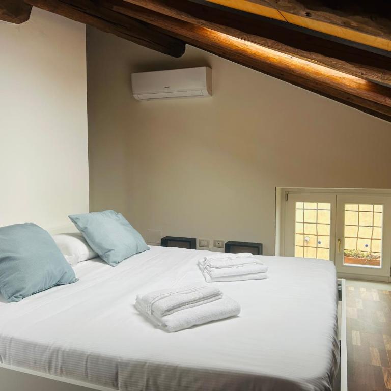Sirio Center Home - Two-Bedroom Superior Apartment - 3