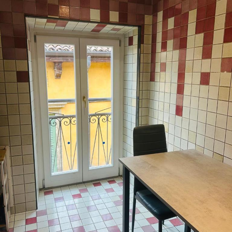 Sirio Center Home - Two-Bedroom Superior Apartment - 24