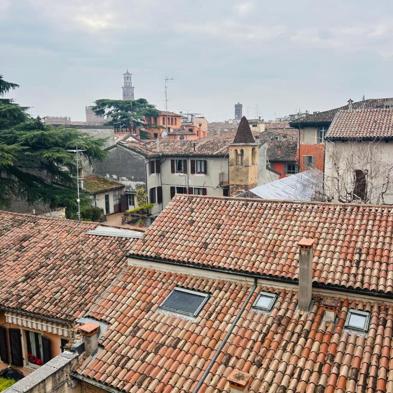 Sirio Center Home - Two-Bedroom Superior Apartment - 15