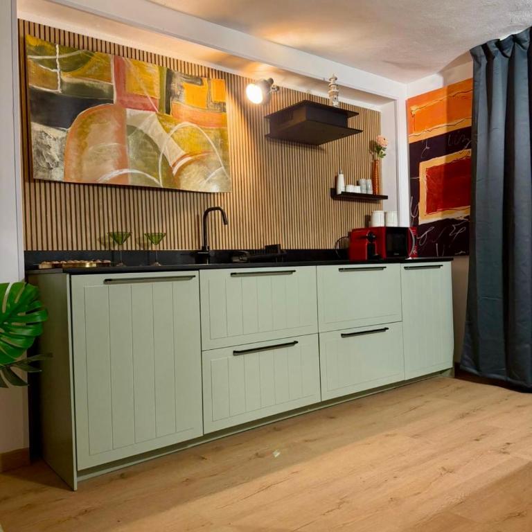 Empathy Suite - One-Bedroom House - 2