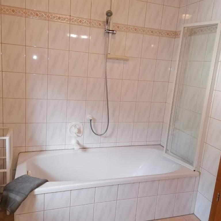 Ferienwohnung Wanger - One-Bedroom Apartment with Shower - 12