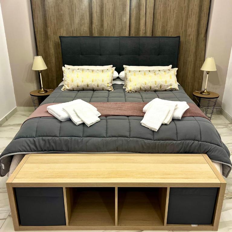 Exclusive and reserved suite, secure parking - One-Bedroom Apartment - 3