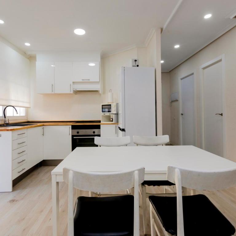 Acogedor apartamento en Valencia cerca de la playa - Apartamento de 3 dormitorios - 2