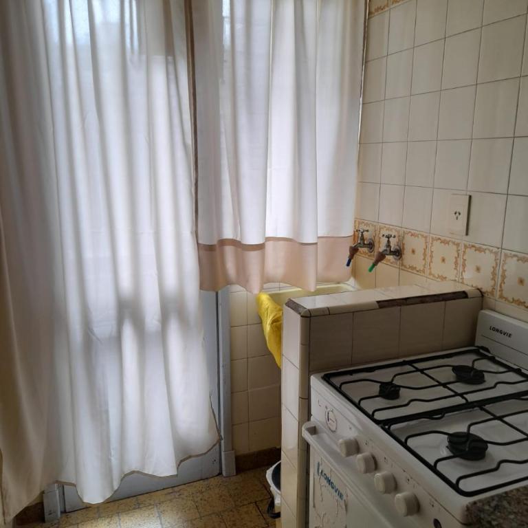 2 ambientes c cochera a 100 metros del mar Edificio estrella de mar - One-Bedroom Apartment with Balcony - 4
