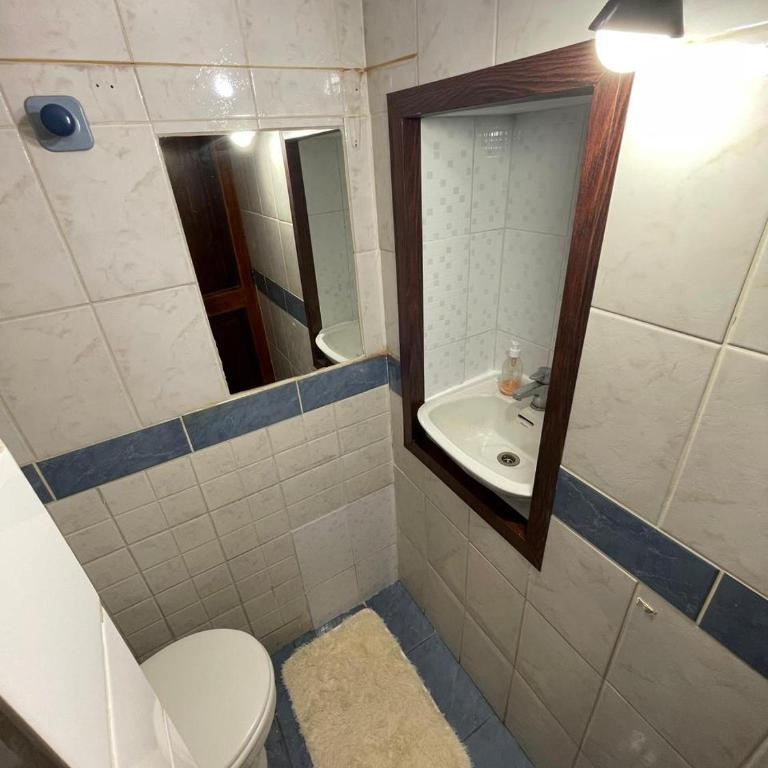 El Centrito - Three-Bedroom Apartment - 9