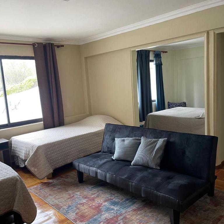 El Centrito - Three-Bedroom Apartment - 11