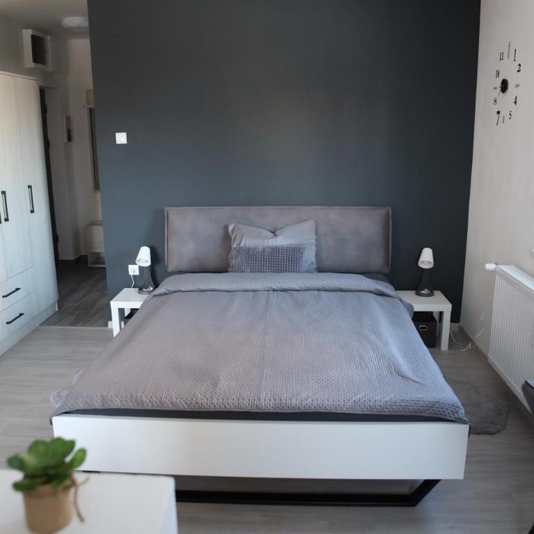 SWEET STUDIO Apartment - One-Bedroom Apartment - 8