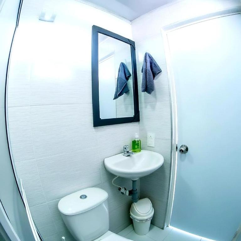 Alojamiento Nuevo, muy cerca de CC y Via al Aeropuerto - Apartamento de 2 dormitorios - 5