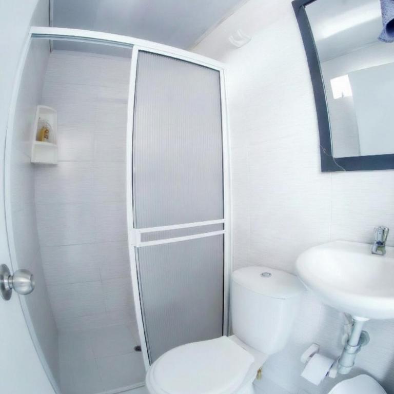Alojamiento Nuevo, muy cerca de CC y Via al Aeropuerto - Apartamento de 2 dormitorios - 12