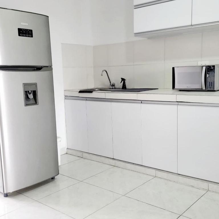 Alojamiento Nuevo, muy cerca de CC y Via al Aeropuerto - Apartamento de 2 dormitorios - 13