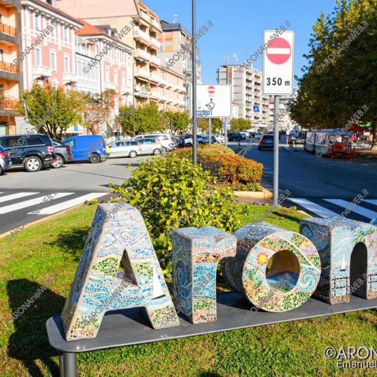 Apartment in Arona, Olivia's Home 100mt dal Lago - Appartamento con 2 Camere da Letto e Balcone - 35