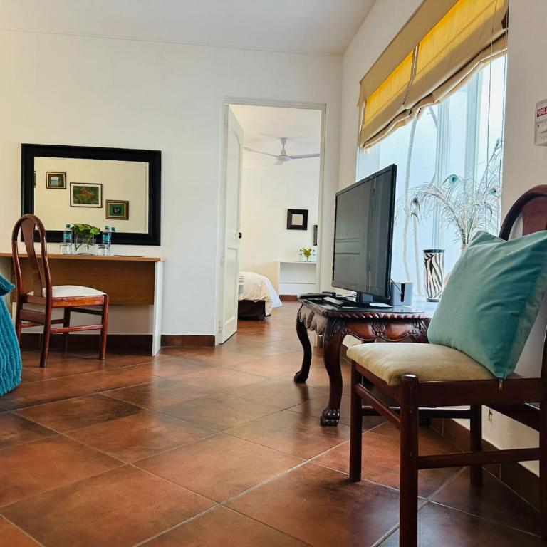 Hotel Los Palomos - Habitación Familiar con vistas a la montaña - 10