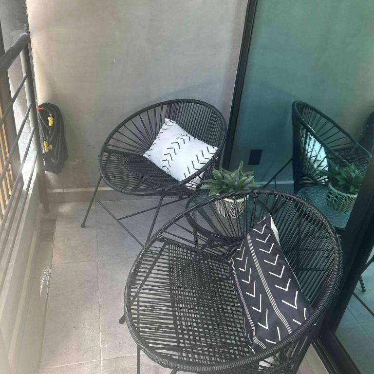 Stylish 2BR Condo near the 5th Avenue & the Beach - Apartamento de 2 dormitorios - 87