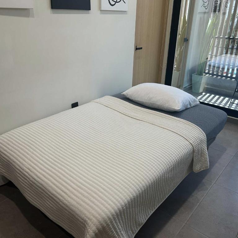 Stylish 2BR Condo near the 5th Avenue & the Beach - Apartamento de 2 dormitorios - 92