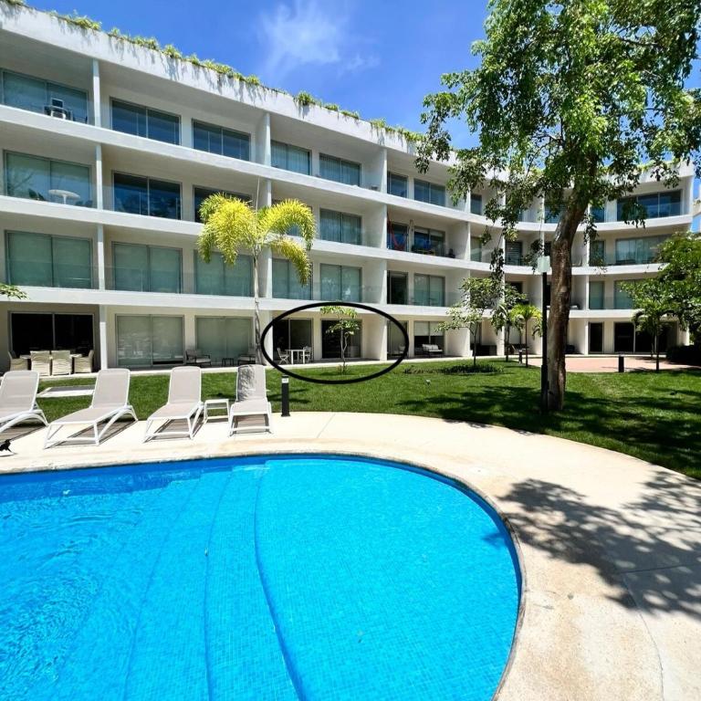 Luxurious Condo with Poolside Patio - Two-Bedroom Apartment with Pool View - 7