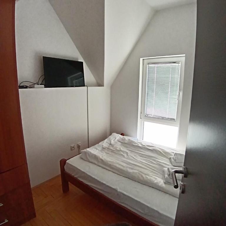Wolf Apartments Kopaonik - Two-Bedroom Deluxe Apartment - 5