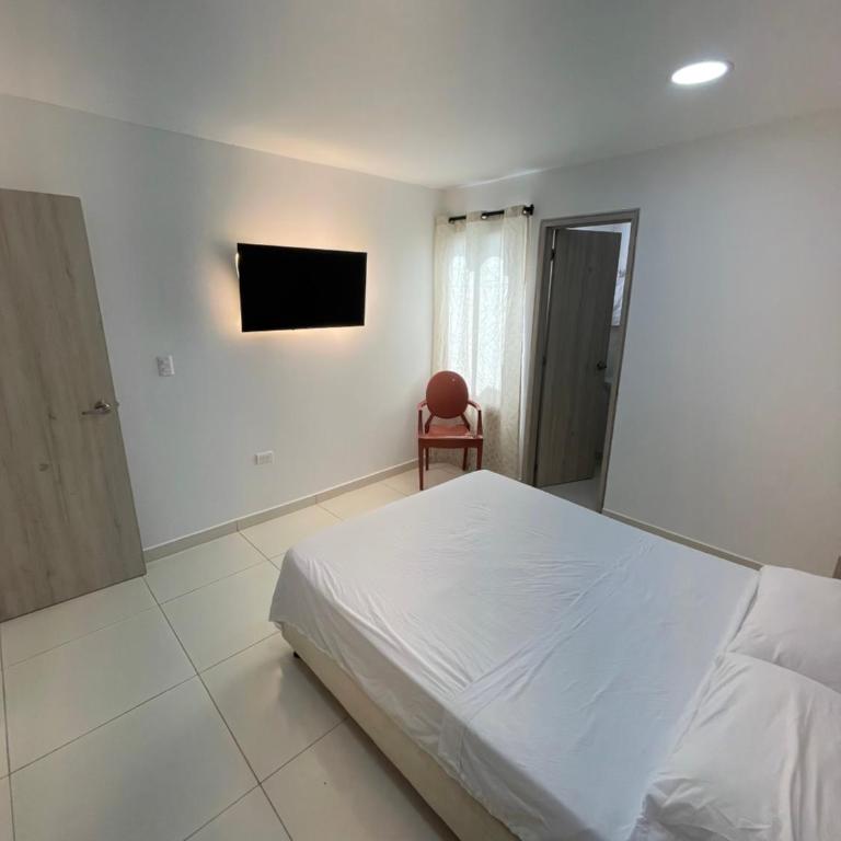 Comodidad y ubicación estratégica - Double Room with Private Bathroom - 9