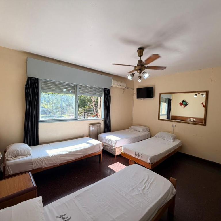 Hotel Aldeano ll - Classic Quadruple Room - 1