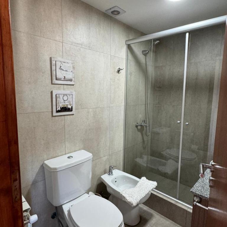 AT Bariloche, Departamento céntrico con balcón, parrilla y cochera - Apartamento de 1 dormitorio - 6