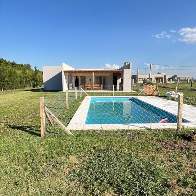 Casa de Campo con Pileta - Two-Bedroom House - 13