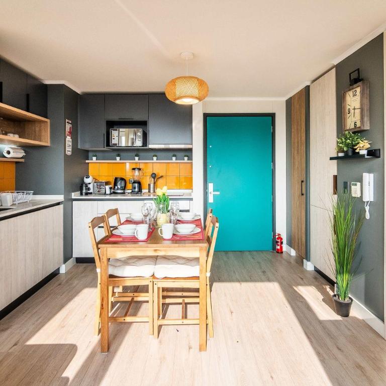 HOM I WIFI I Barrio Italia I Parking I Metro - Apartment - 6