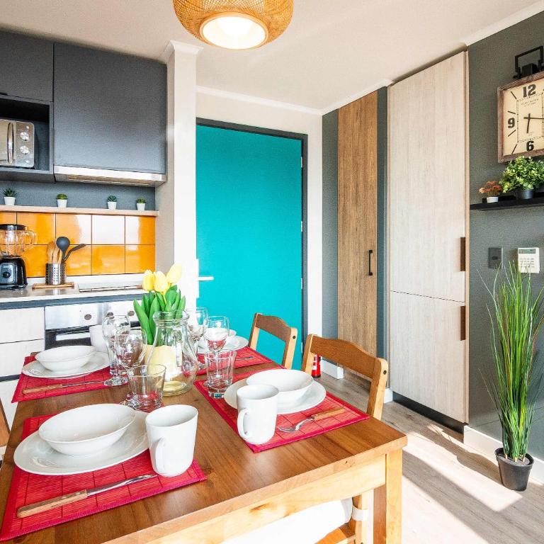 HOM I WIFI I Barrio Italia I Parking I Metro - Apartment - 12
