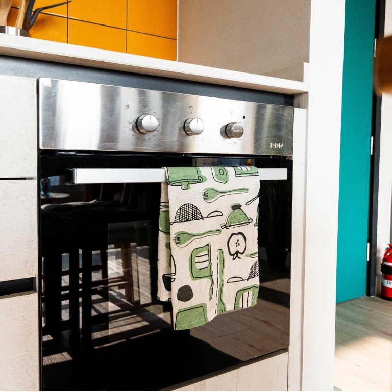HOM I WIFI I Barrio Italia I Parking I Metro - Apartment - 24
