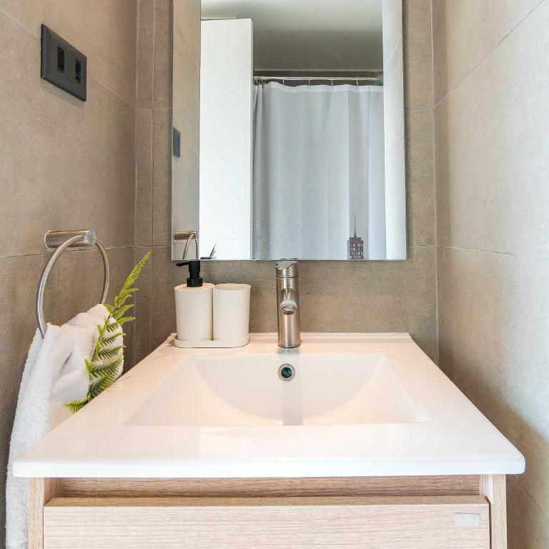 HOM I WIFI I Barrio Italia I Parking I Metro - Apartment - 41