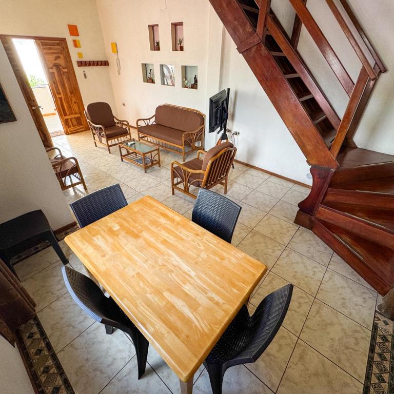 Maytenus Galapagos - Apartment - Split Level - 1