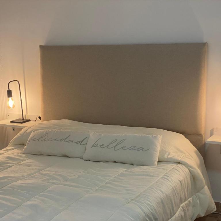 Monoambiente moderno a una cuadra del mar Alsina y Colón - Apartamento de 1 dormitorio - 2