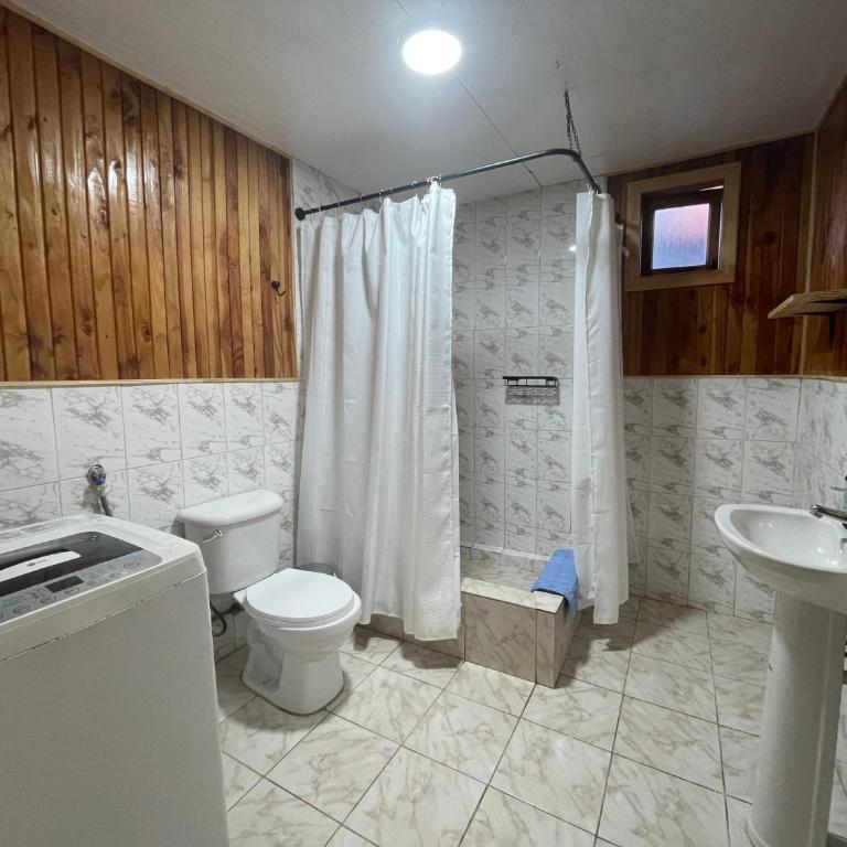 Oikos Arriendos - Four-Bedroom House - 4