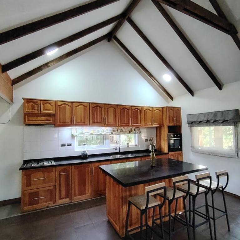 Family home on private plot with access to the river - Three-Bedroom Vacation Home - 2
