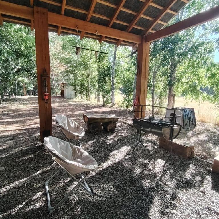 Family home on private plot with access to the river - Three-Bedroom Vacation Home - 19