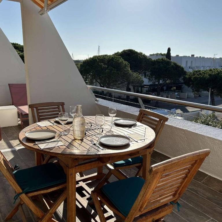 Appartement 2P avec Terrasse, Animaux Acceptés, Parking, Climatisation - FR-1-250-325 - Appartement - 2