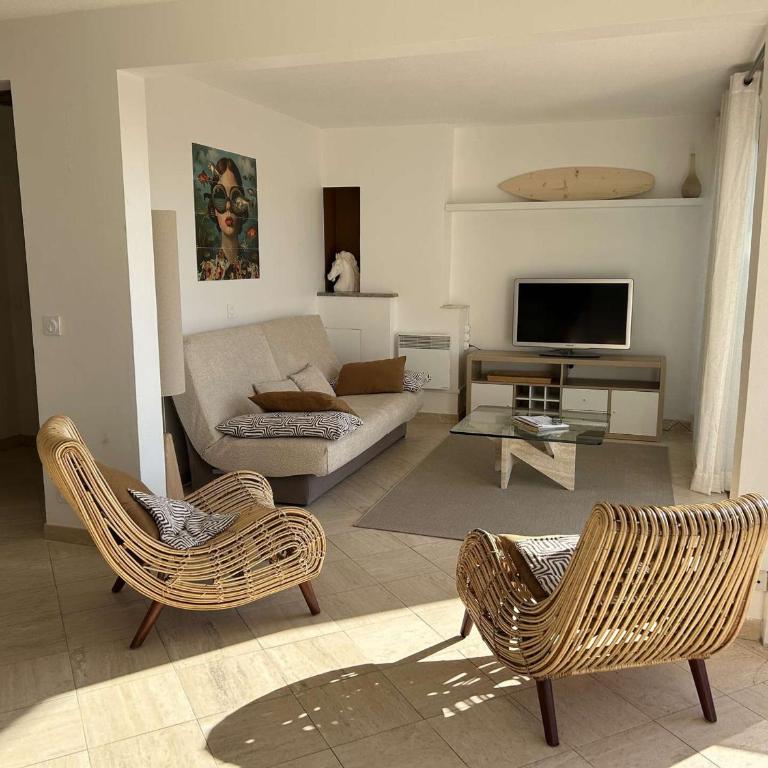 Appartement 2P avec Terrasse, Animaux Acceptés, Parking, Climatisation - FR-1-250-325 - Appartement - 6