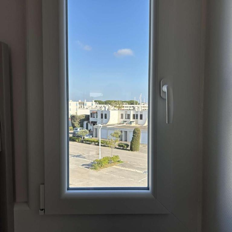 Appartement 2P avec Terrasse, Animaux Acceptés, Parking, Climatisation - FR-1-250-325 - Appartement - 22